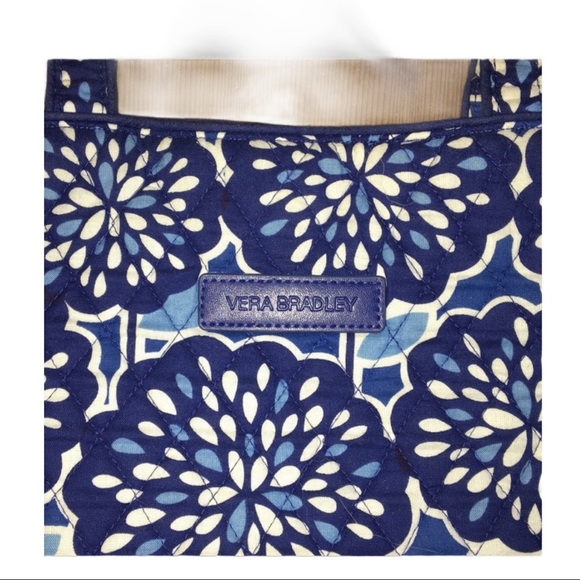 VERA BRADLEY RETIRED Petal Splash Blue and White Tote and Zip Pouch Bundle - Picture 5 of 7